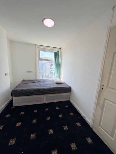 Double room to rent  Main Photo