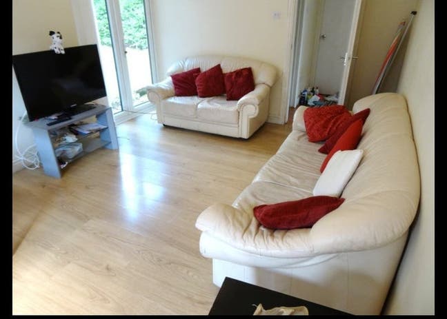 2 double rooms available- wonderful area Wollaton! Main Photo