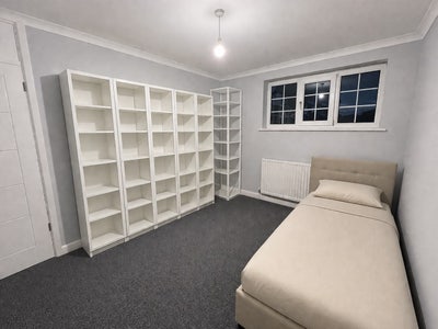 Huge Room in Detached House SE9 | Garden | Gym Main Photo