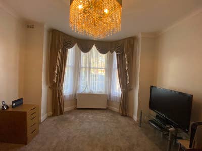 Spacious double room with garden  Fentiman Rd SW8  Main Photo