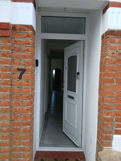 Comfortable Room Available in Woolwich (SE18) Main Photo