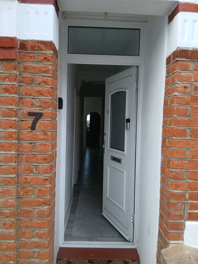 Comfortable Room Available in Woolwich (SE18) Main Photo