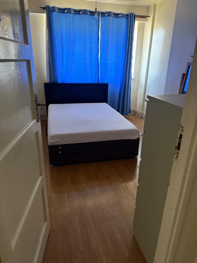 2 medium/double rooms to let in shared flat/apt Main Photo