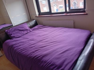 A spacious double bedroom to rent  Main Photo