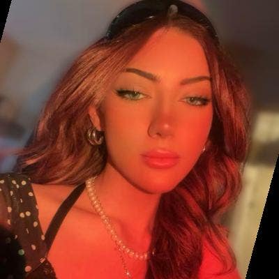 I am a professional female aged 24. I am look... Main Photo