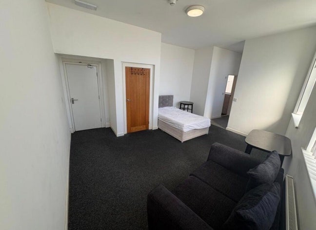 Massive  en suite room   Main Photo