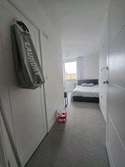 Large Double Room in UB2 – All Bills Included. Main Photo