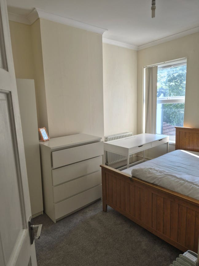 Double room close to bus routes Main Photo