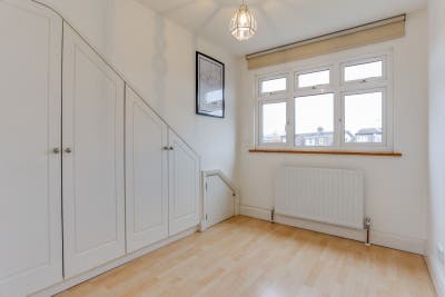 Spacious Double En-suite Room with parking Main Photo
