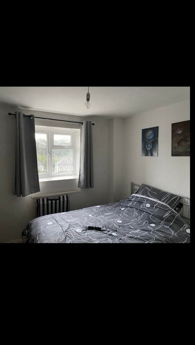 Spacious Double Room in Raynes Park  Main Photo