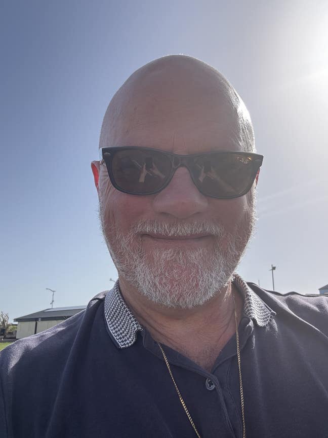 Professional Dr seeks a single or double room Main Photo
