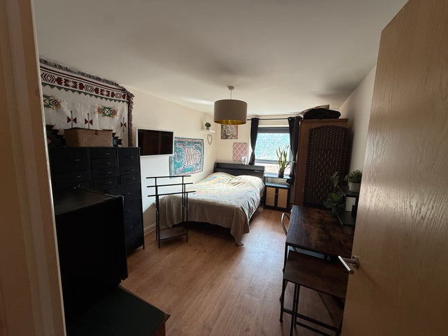 🌱Deluxe Double Bedroom in Peaceful Home - INC  Main Photo