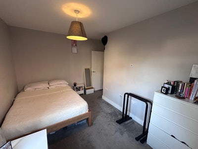 Double room with private bathroom E17 Main Photo