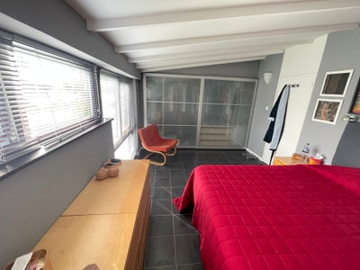 Large East facing double  bedroom  Main Photo