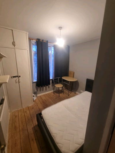 Single room in Berecroft Main Photo