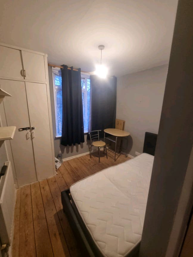 Single room in Berecroft Main Photo