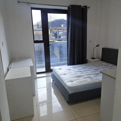 Ensuit  Room  in a 2 Bed Flat -Great location  Main Photo
