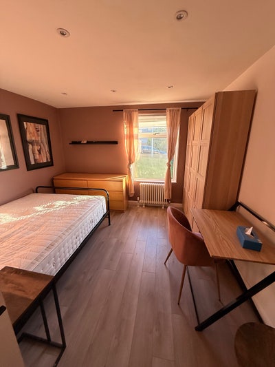 Double bedroom  Main Photo