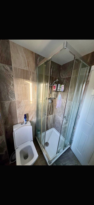 MUST VIEW: Beautiful Self Contained En-suite  Main Photo