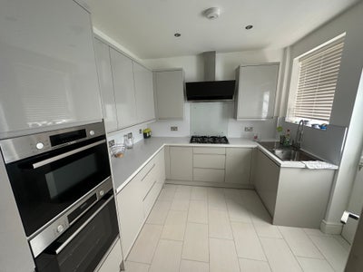 Double Bedroom near Barking Main Photo