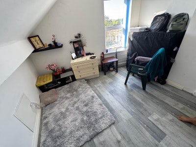 Private room in shared home  Main Photo