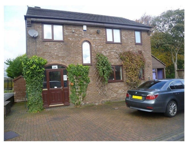 4 bedroom detached property available immediately  Main Photo