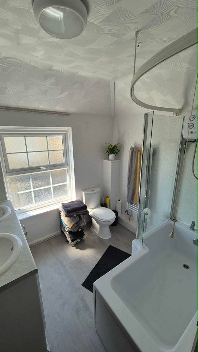 Double room in quiet village Main Photo