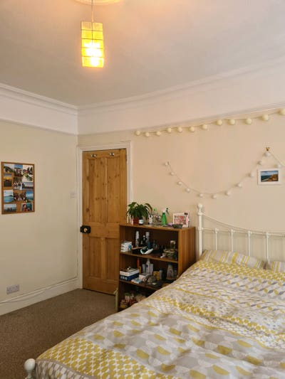 Spacious, bright double room near Seven Dials  Main Photo
