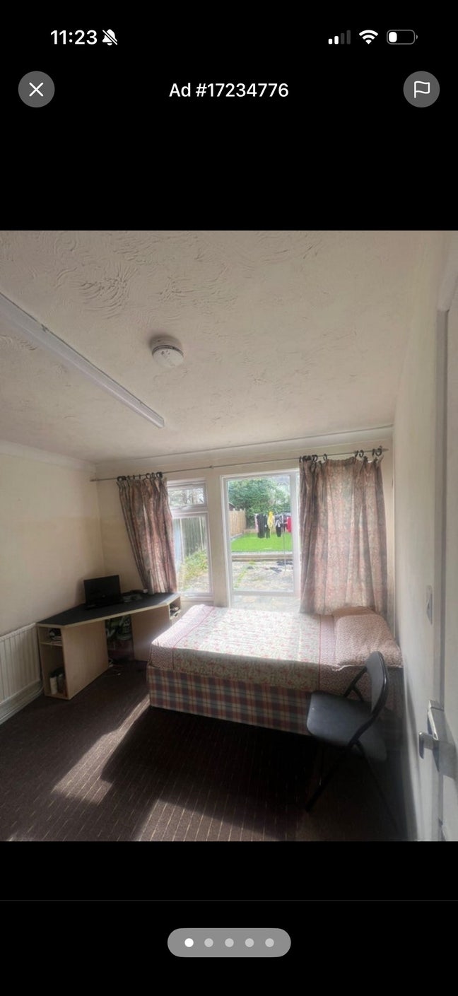 Two rooms near Asda & Galleria  Main Photo