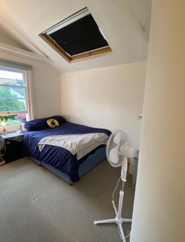 Large Double Bedroom with lots of Storage Space Main Photo