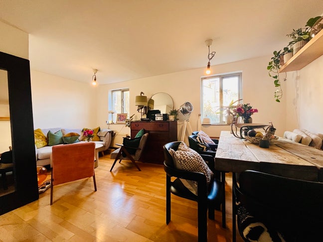 2 Small Double Rooms in 3 Bed Share Main Photo