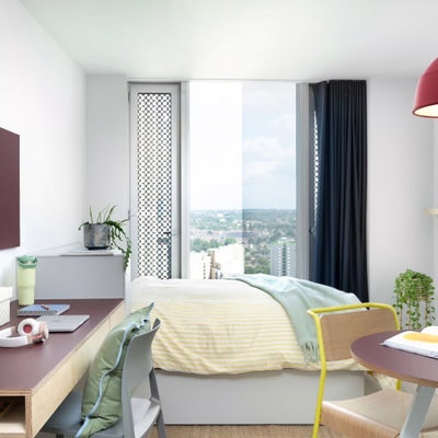 High-floor Scape Leeds studio- great view  Main Photo