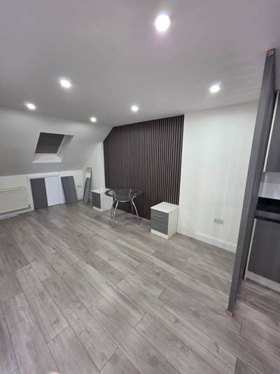 New private studio for couple incl all bills Main Photo