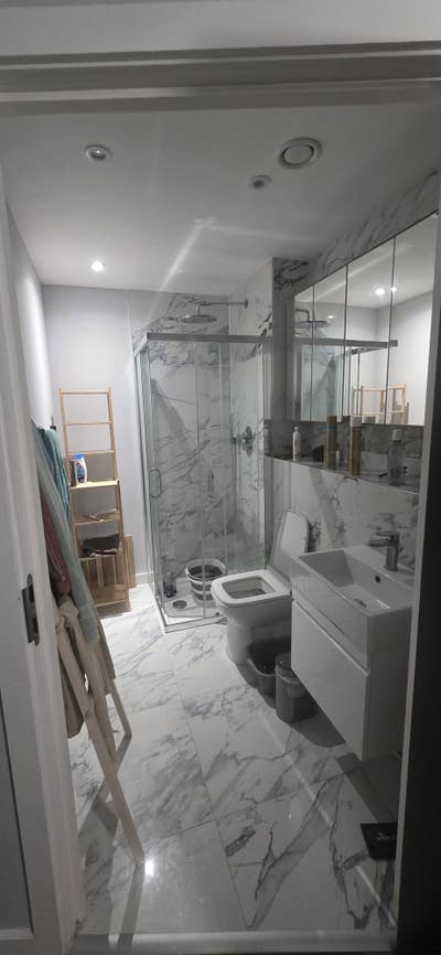 Large, Furnished Ensuite Room in Spacious 3-bed Main Photo