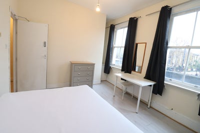 Modern Rooms Available Near Shoreditch - E2 -  Main Photo
