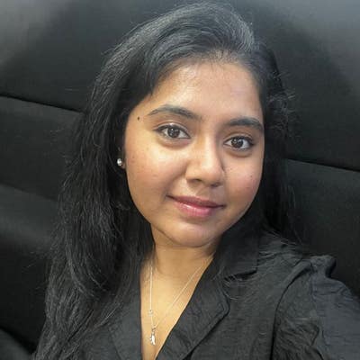 I am a professional female aged 28. I am look... Main Photo