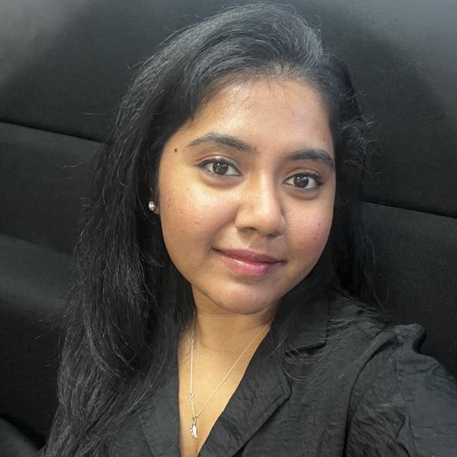 I am a professional female aged 28. I am look... Main Photo