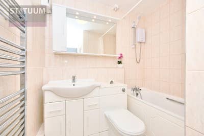 Modern 1-Bed Flat in Stratford Olympic E15 Main Photo