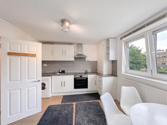 "NO DEPOSIT" 4 bedroom flat in Archway N19 Main Photo