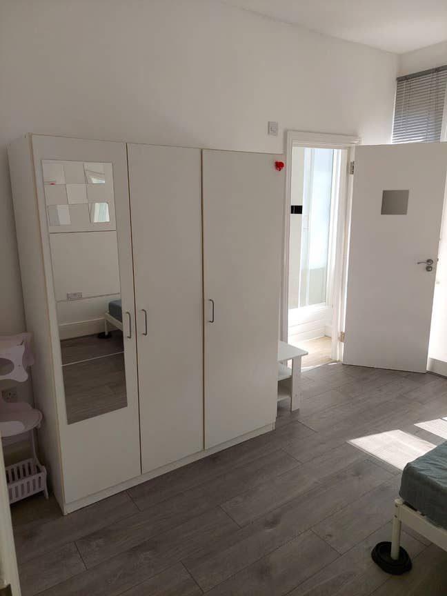 Double room - En-suite 2 mins to South Harrow tube Main Photo
