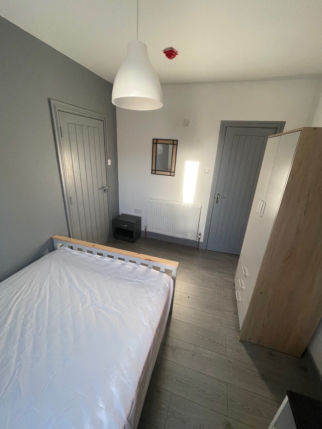 Ensuite Room - Central Reading  Main Photo