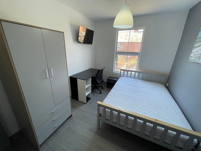 Ensuite Room - Central Reading  Main Photo