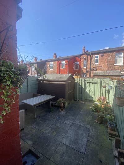 Bright double room in Stockport Main Photo