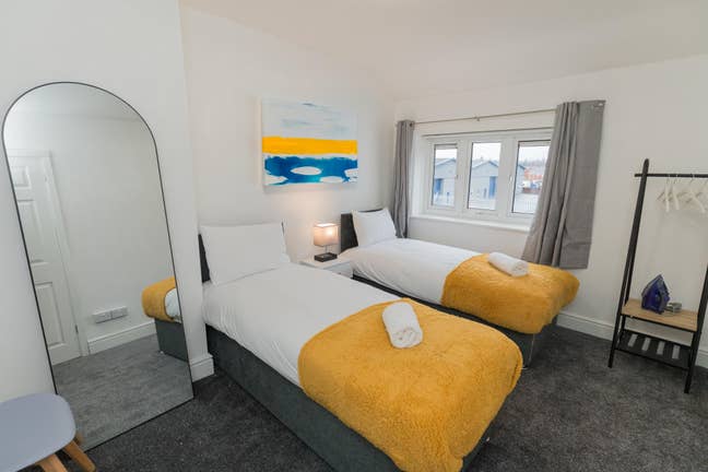 Contractor House | 3BD Wolverhampton | &pound;750/wk Main Photo