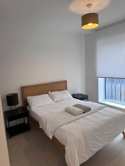 🛏️ Bright Double Room in Modern Home (B18) Main Photo