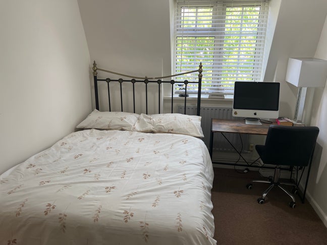 Comfortable double room in a peaceful home. Main Photo