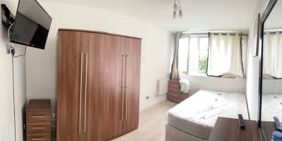 Double room available in Roehampton (104) Main Photo