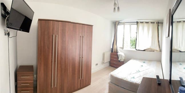 Double room available in Roehampton (104) Main Photo