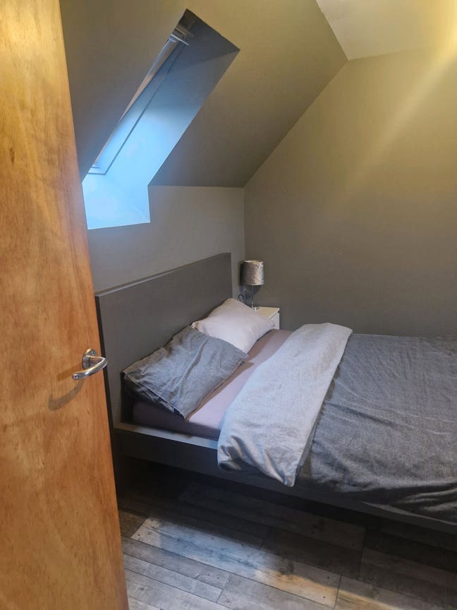 Double bedroom with on suite bathroom. Main Photo