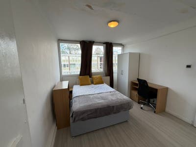 Double room in Roehampton zone 2 (95) Main Photo